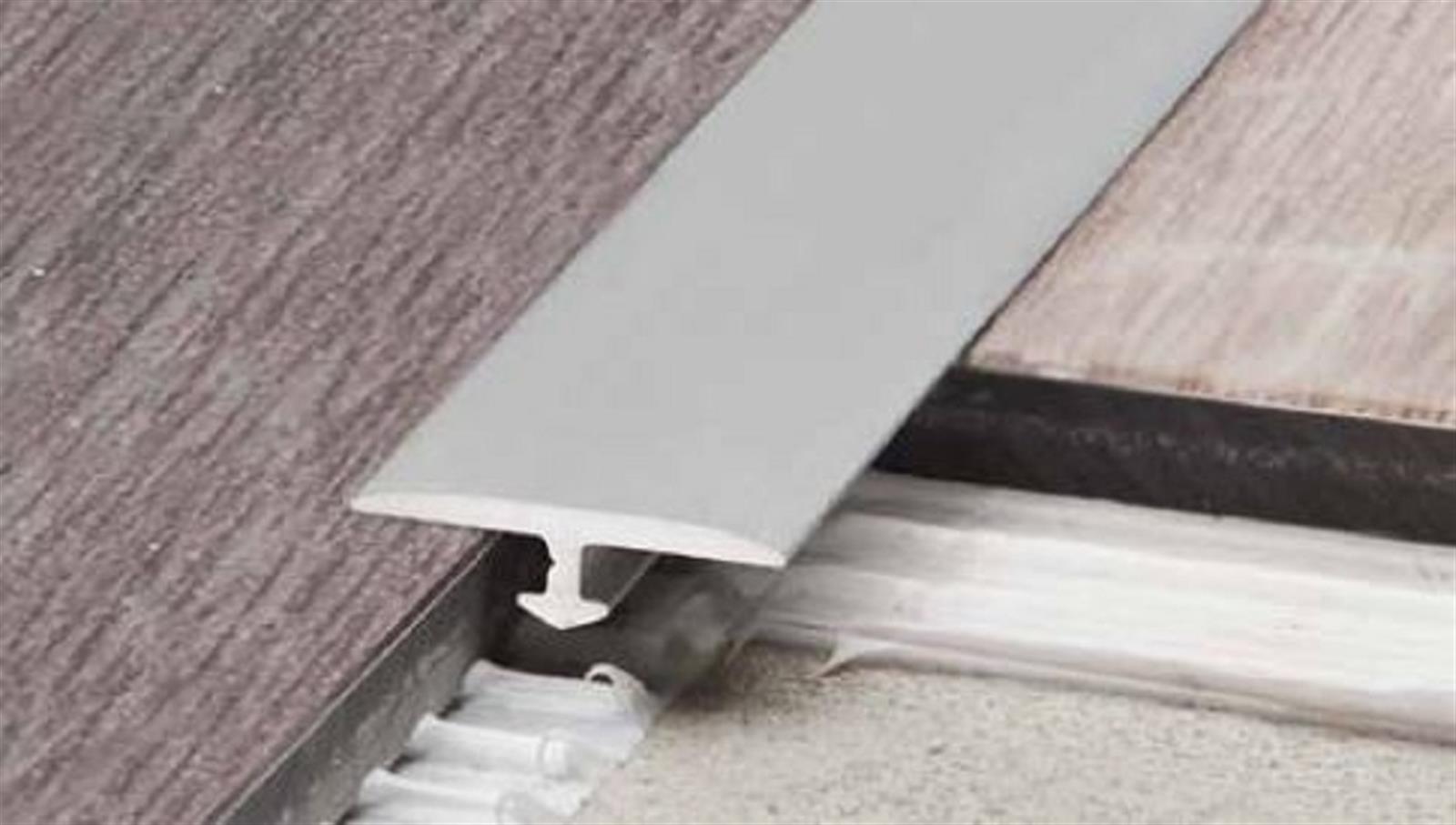 Profile+pour+revetement+de+sol+souple+VINPRO-T+-+Aluminium+anodise+brosse+-+Longueur:+2,5+m