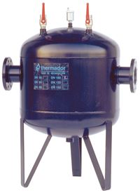 Photo du produit POT DE DECANTATION DN  A BRIDE ACIER - NOIR - SUR PIEDS 