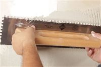 Autre photo du produit Taloche peigne avec manche en bois ferm�